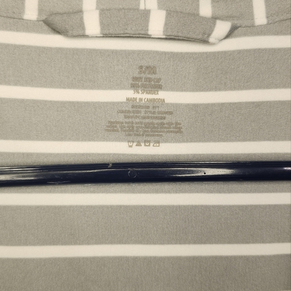 Mommy And Me Matching Gray and White Striped Nursing Robe And Baby Hat S/M - Picture 3 of 14